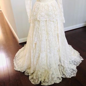 Vintage Lace Tiered Skirt Wedding Dress